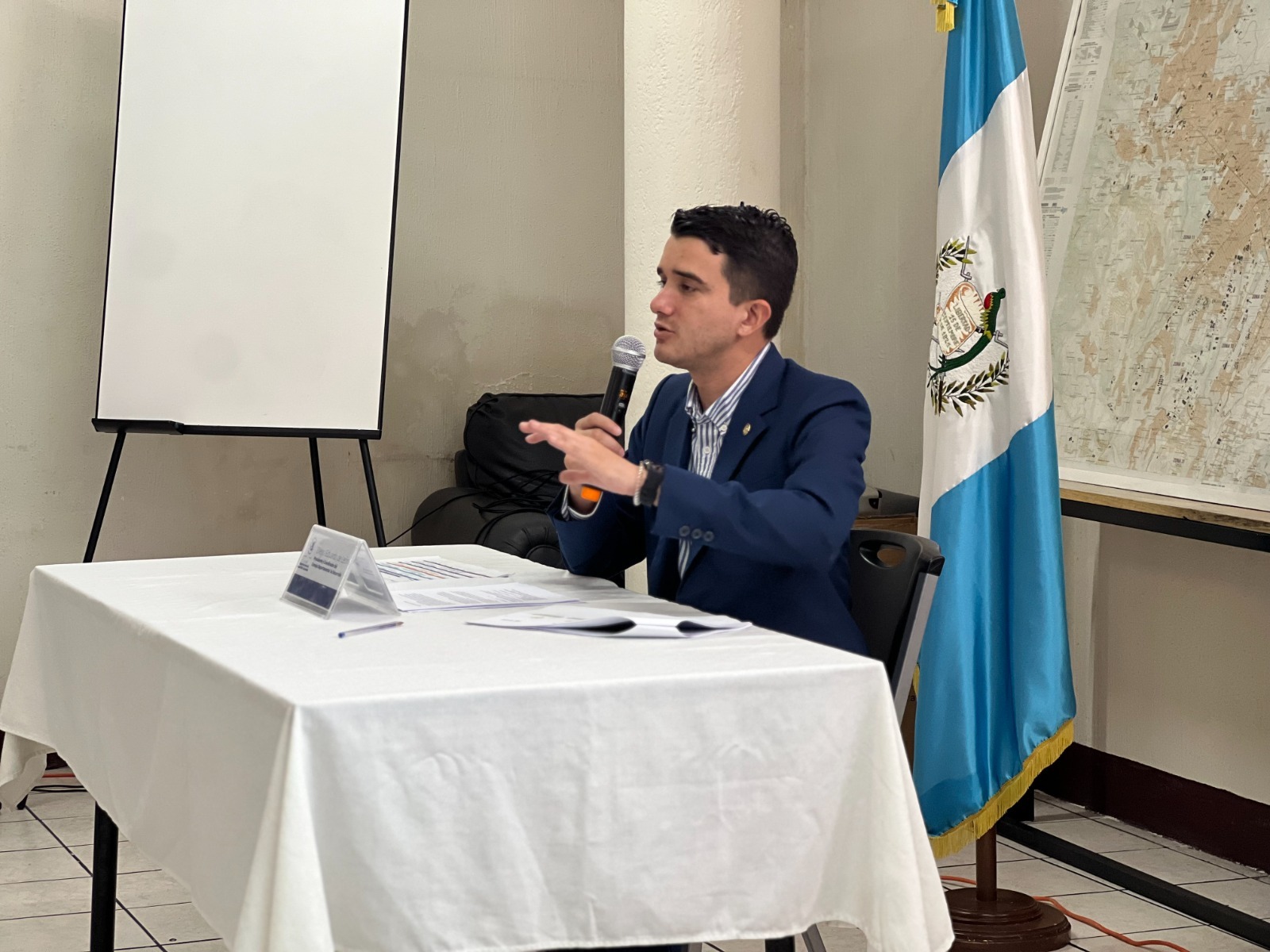 Gobernador de Guatemala anuncia convocatoria para integrar el Consejo departamental de Desarrollo